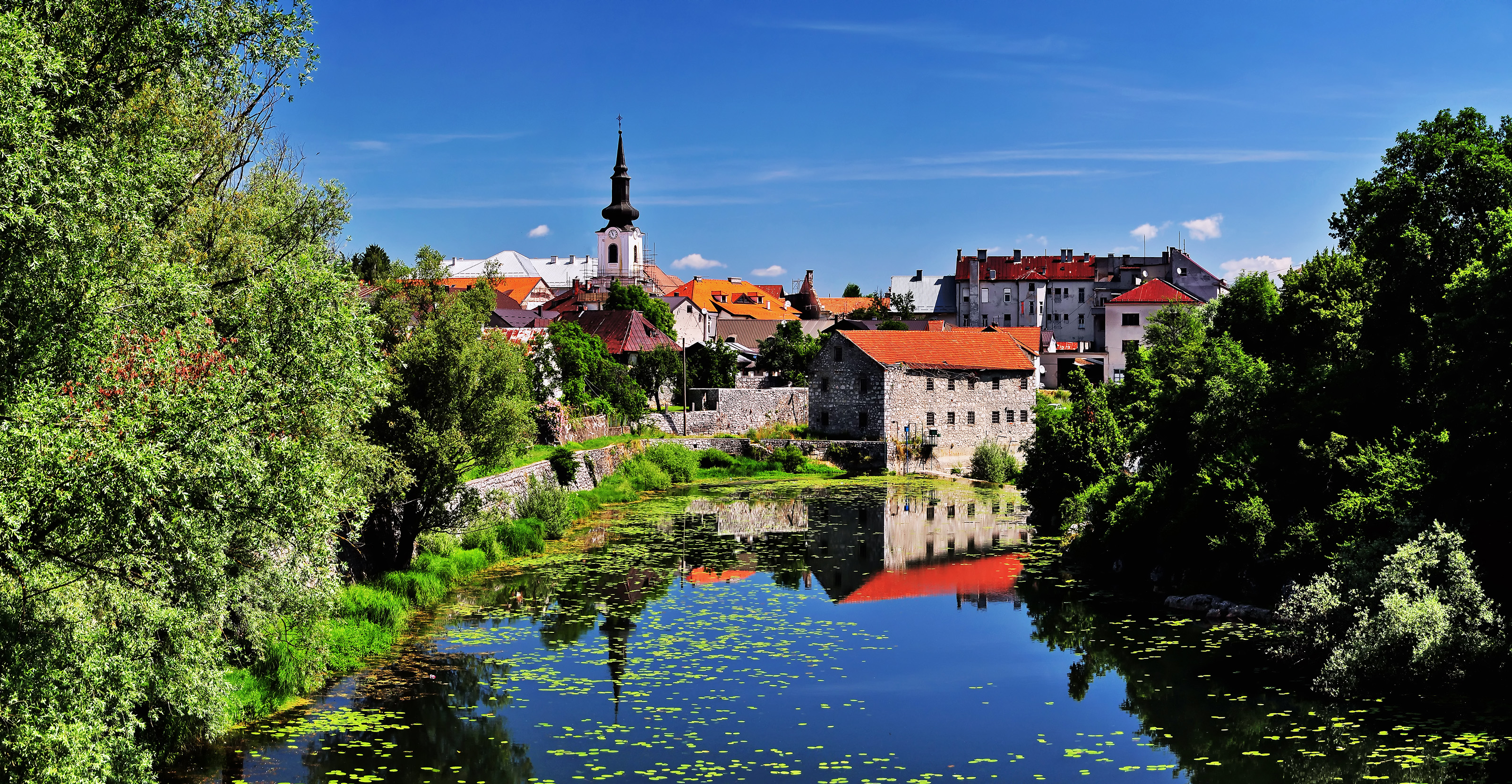 Gospić je najveći grad  po površini u Europi, sa bogatom turističkom, gastro i...