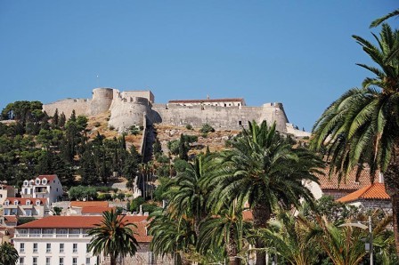 Hvar uvijek ostavlja bez daha  -  ne samo kad se penjete na Froticu ili dok je...